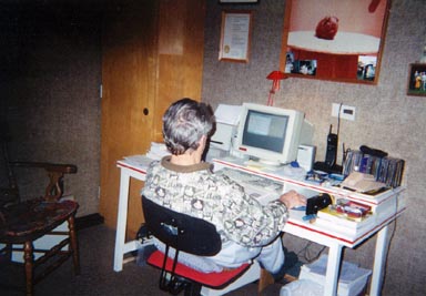 Opa sitting in front of the computer, 26 Kbytes, 384x267